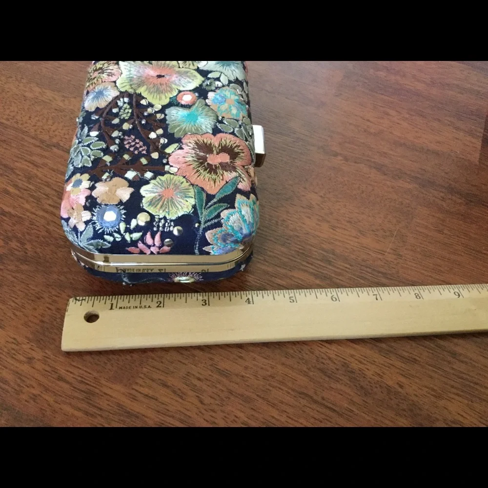 NWT w/ defect Zara Embroidery Beaded Clutch Box MINAUDIÈRE